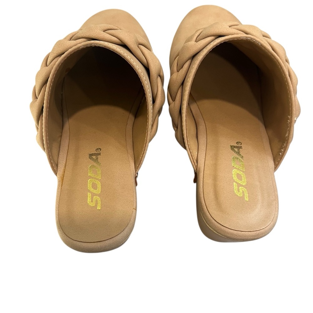 Soda Morel Womens Tan Beige Wood Chunky Heel Clogs Size 6 - Picture 3 of 6